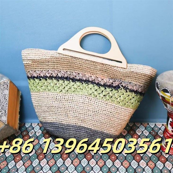 Ahşap tutamaçlı rafya el çantası
